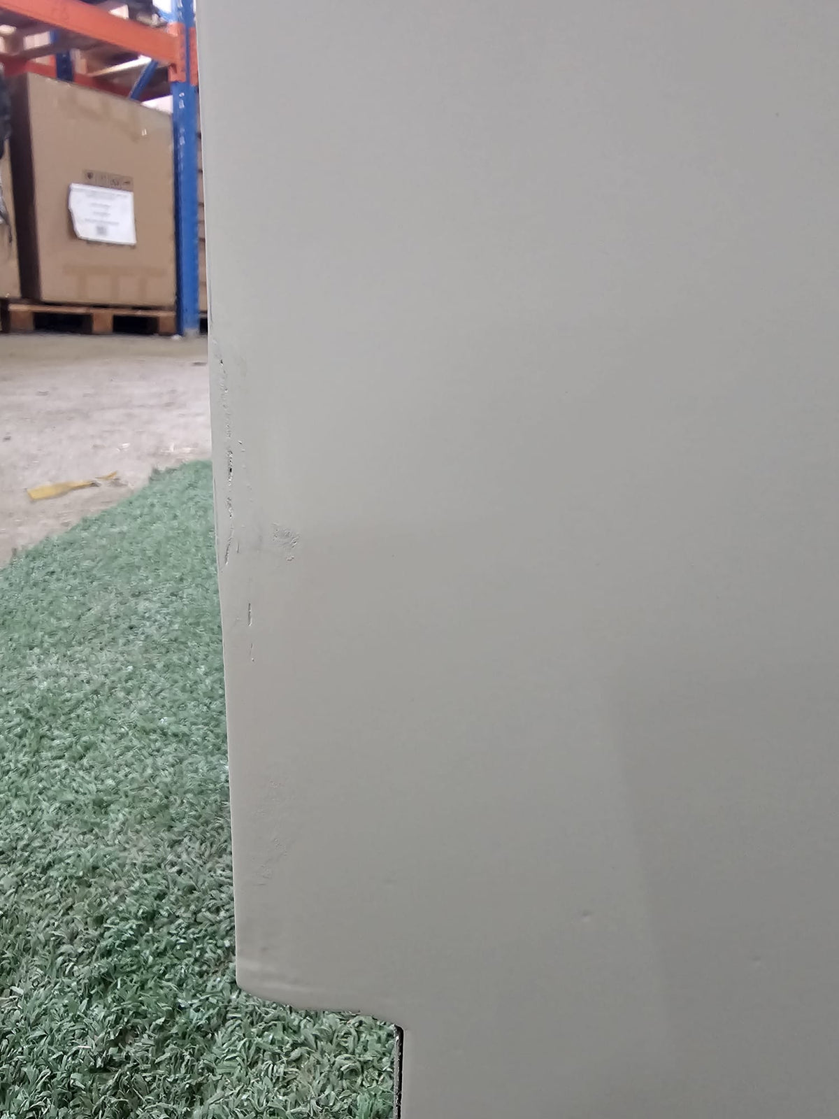 OUTLET 26 - Kosmetikos registratūra Averne LED – 100cm registratūros stalas salonui - Kreminė