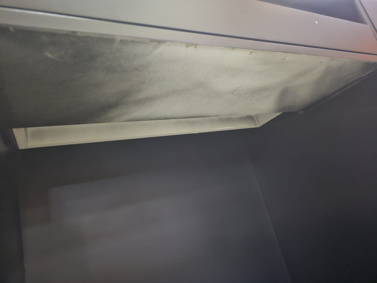 OUTLET 32 - Kosmetická recepce Averne LED – recepční pult do salonu 180cm - Černý