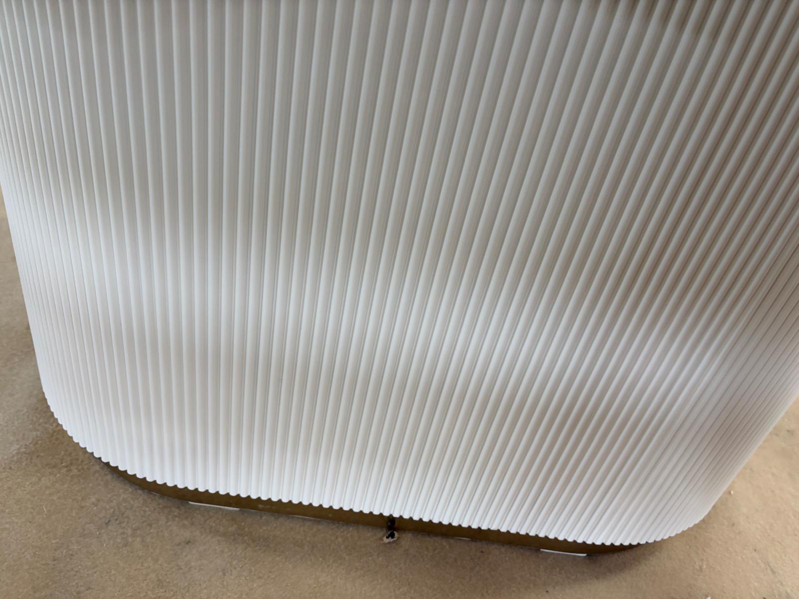 OUTLET 1 – Kosmetická recepce Averne LED – recepční pult do salonu, 100 cm – bílý