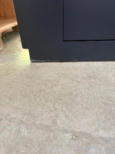OUTLET 8 - Kozmetický recepčný pult Averne LED – recepčný pult do salónu 140cm - Čierny