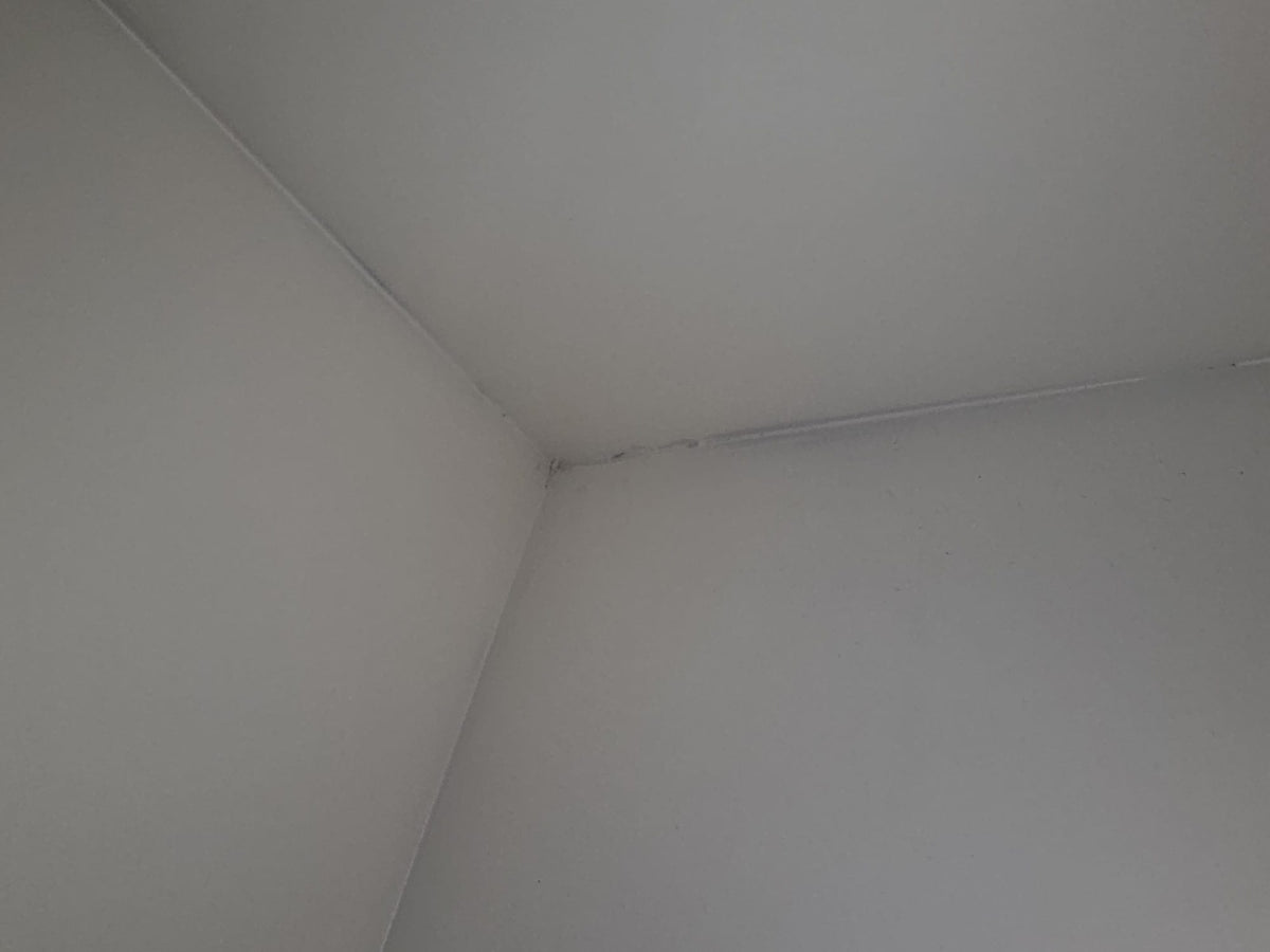 OUTLET 44 - Kosmetikos registratūra Averne LED – 180cm registratūros stalas salonui - Balta